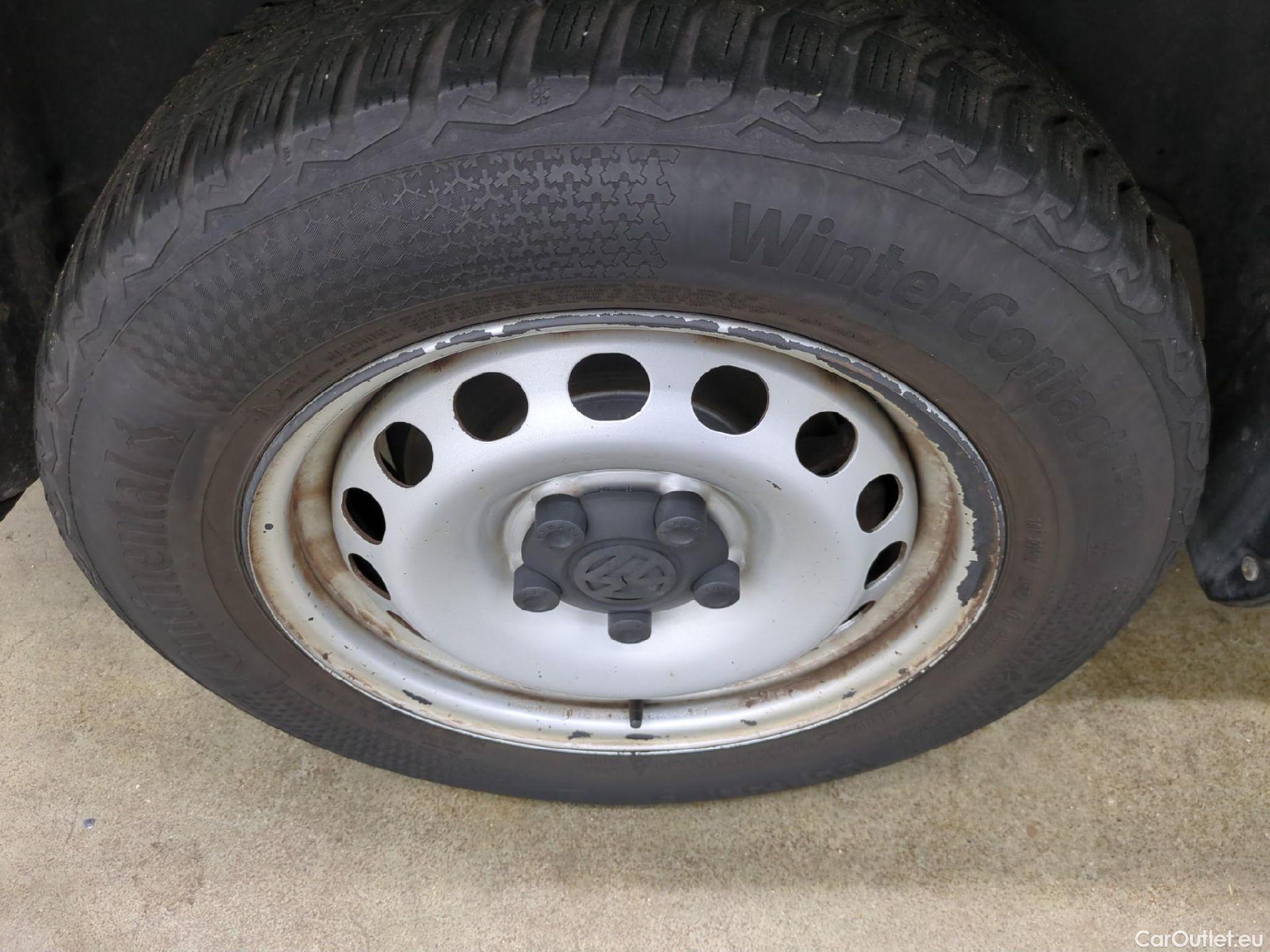  Volkswagen  Caddy VOLKSWAGEN  Van / 2015 / 4P / Fourgonnette 2.0 TDI 102 Business Line Plus #22