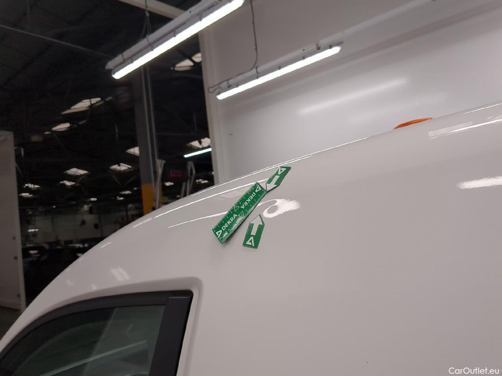  Volkswagen  Caddy VOLKSWAGEN  Van VU 4p Fourgonnette 2.0 TDI 122 4MOTION Business Line #42