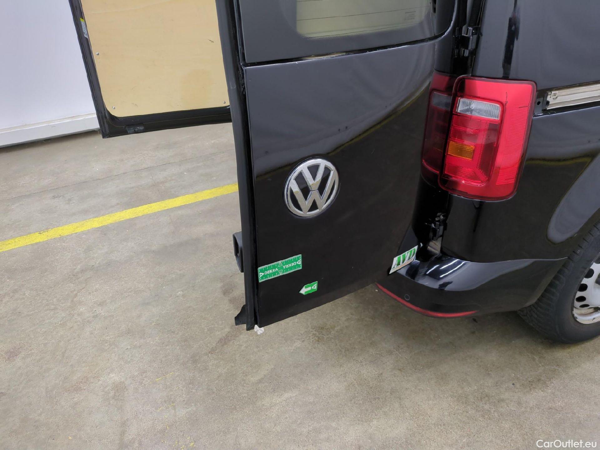  Volkswagen  Caddy VOLKSWAGEN  Van / 2015 / 4P / Fourgonnette 2.0 TDI 102 Business Line Plus #56