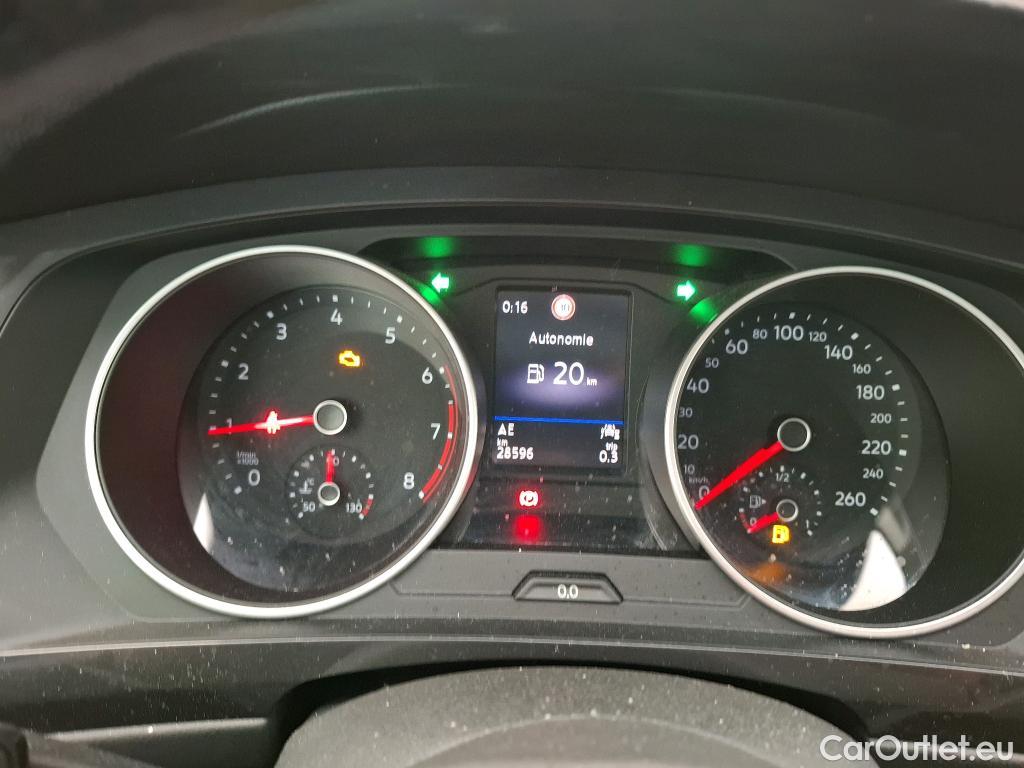  Volkswagen  Tiguan VOLKSWAGEN   2020  5P  SUV 1 5 TSI 150 BMV6 Life Busines #8