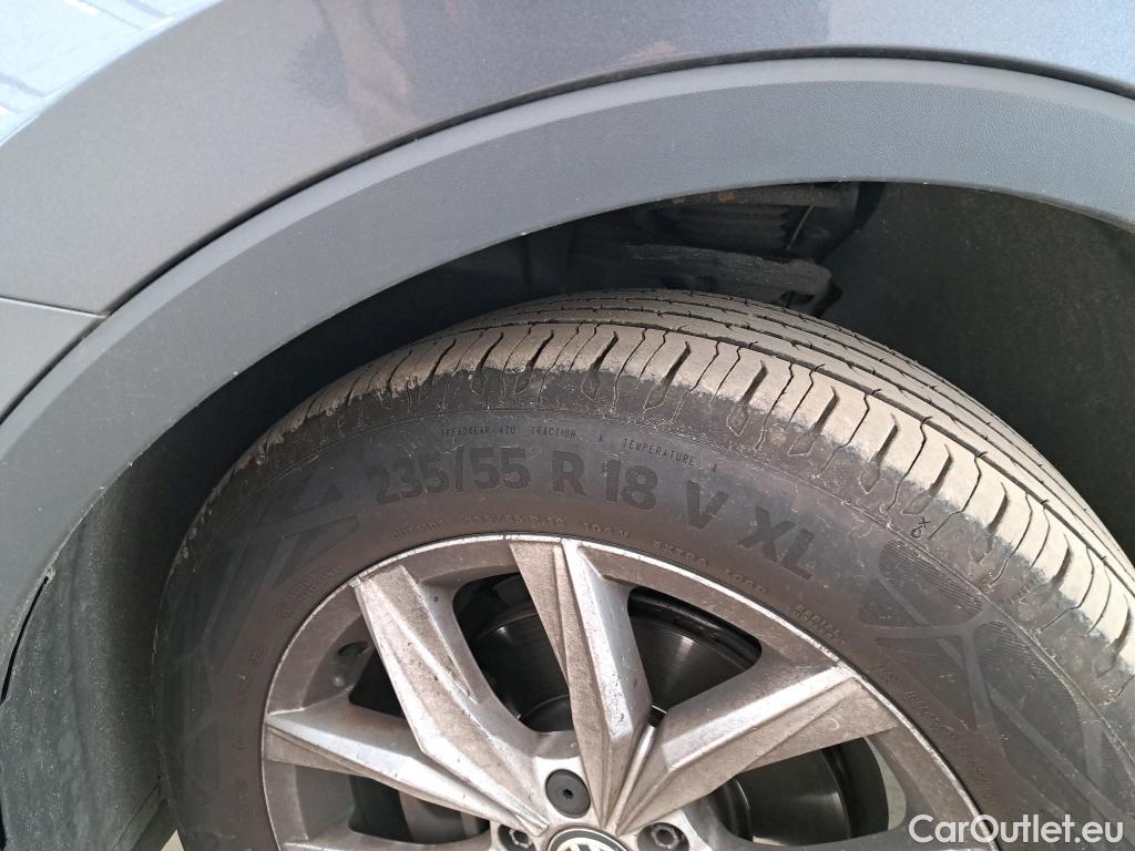  Volkswagen  Tiguan VOLKSWAGEN  Allspace / 2017 / 5P / SUV 2.0 TDI 150 BMV6 Carat #21