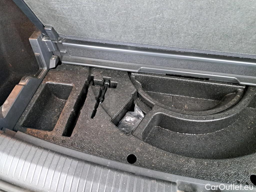  Volkswagen  Tiguan VOLKSWAGEN  Allspace / 2017 / 5P / SUV 2.0 TDI 150 BMV6 Carat #26