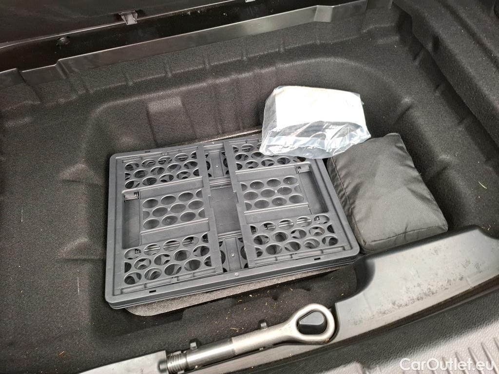  Mercedes  E-Klasse MERCEDES-BENZ Classe E Berline / 2016 / 4P / Berline E 200 d Avantgarde Line BA9 #19