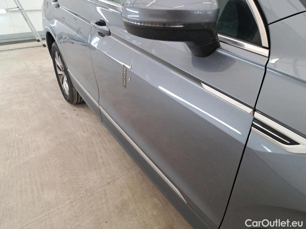  Volkswagen  Tiguan VOLKSWAGEN  Allspace / 2017 / 5P / SUV 2.0 TDI 150 BMV6 Carat #22