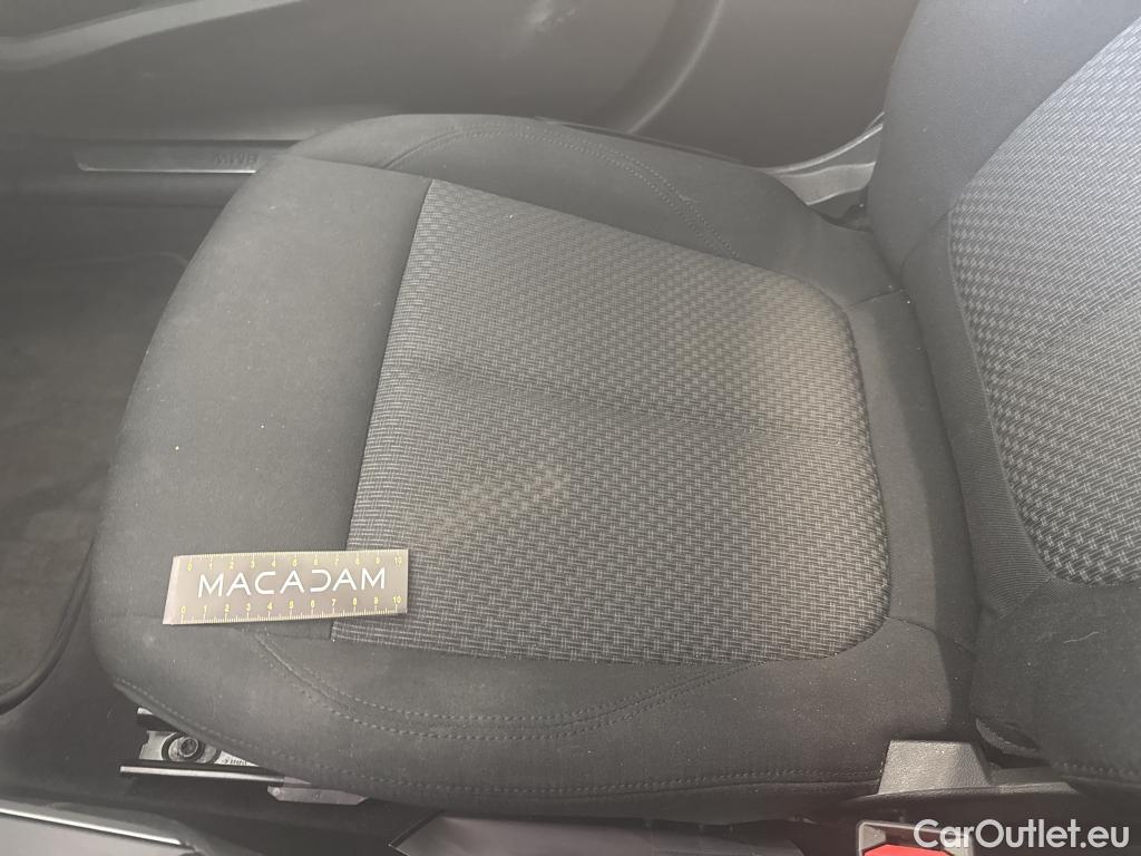  Bmw  Serie 1 BMW Série 1 / 2019 / 5P / Berline 116i Business Design #19