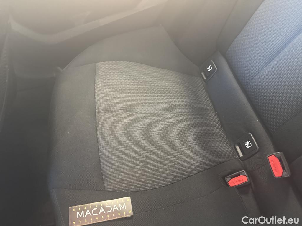  Bmw  Serie 1 BMW Série 1 / 2019 / 5P / Berline 116i Business Design #17