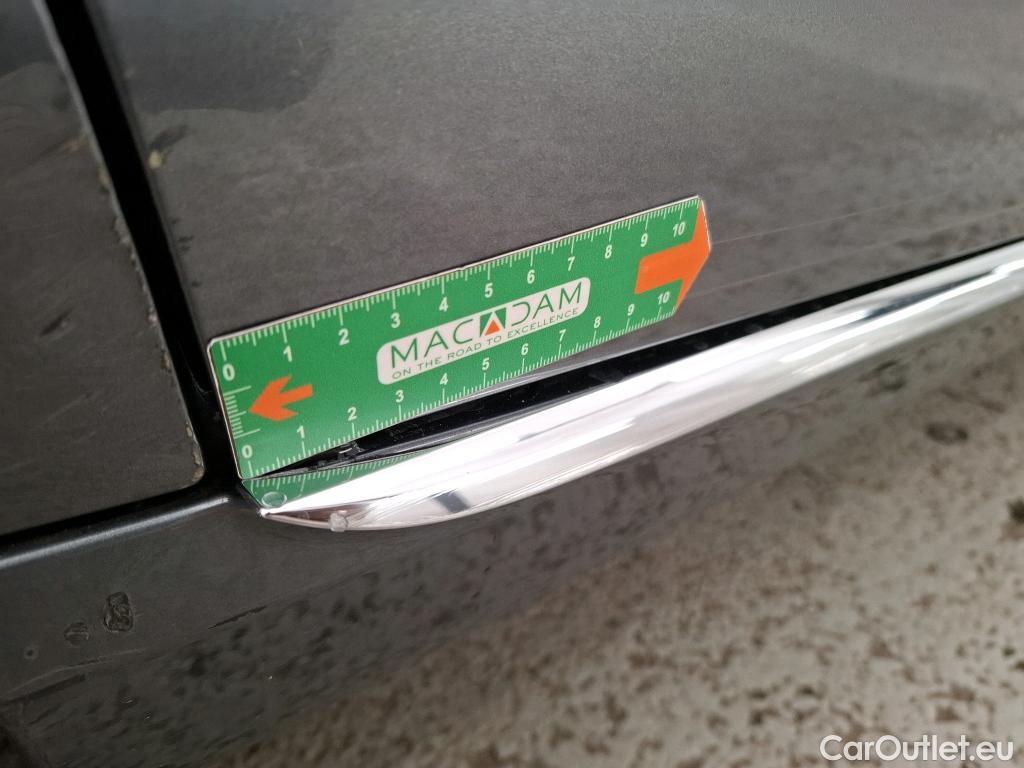  Mercedes  E-Klasse MERCEDES-BENZ Classe E Berline / 2016 / 4P / Berline E 200 d Avantgarde Line BA9 #21