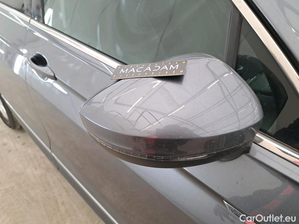  Volkswagen  Tiguan VOLKSWAGEN  Allspace / 2017 / 5P / SUV 2.0 TDI 150 BMV6 Carat #32