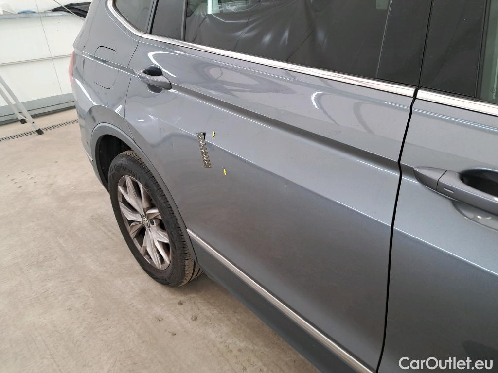  Volkswagen  Tiguan VOLKSWAGEN  Allspace / 2017 / 5P / SUV 2.0 TDI 150 BMV6 Carat #4