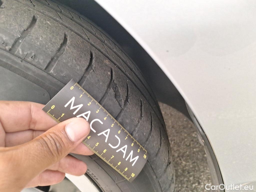  Volkswagen  Golf  VOLKSWAGEN SW / 2020 / 5P / Break 2.0 TDI SCR 150 DSG7 Life Business #4