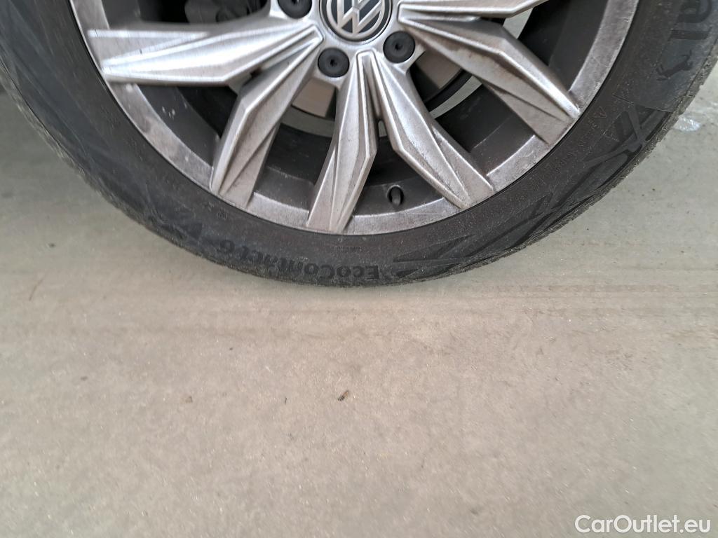  Volkswagen  Tiguan VOLKSWAGEN  Allspace / 2017 / 5P / SUV 2.0 TDI 150 BMV6 Carat #18