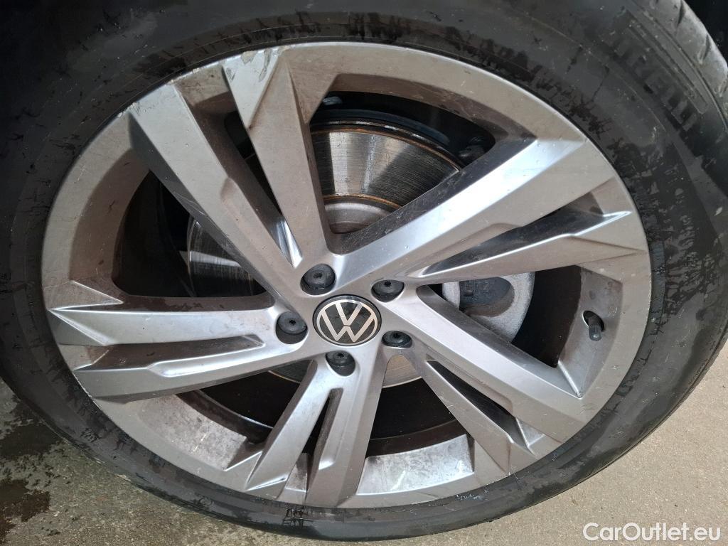  Volkswagen  Tiguan VOLKSWAGEN  / 2020 / 5P / SUV 1.4 eHybrid 245 DSG6 R-Line #4