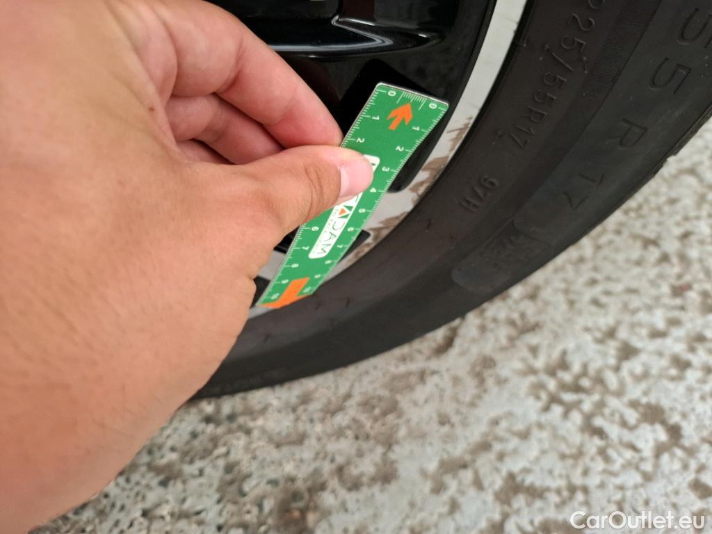  Mercedes  E-Klasse MERCEDES-BENZ Classe E Berline / 2016 / 4P / Berline E 200 d Avantgarde Line BA9 #35