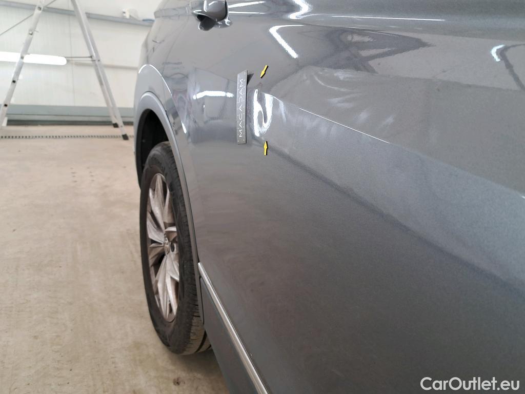  Volkswagen  Tiguan VOLKSWAGEN  Allspace / 2017 / 5P / SUV 2.0 TDI 150 BMV6 Carat #5