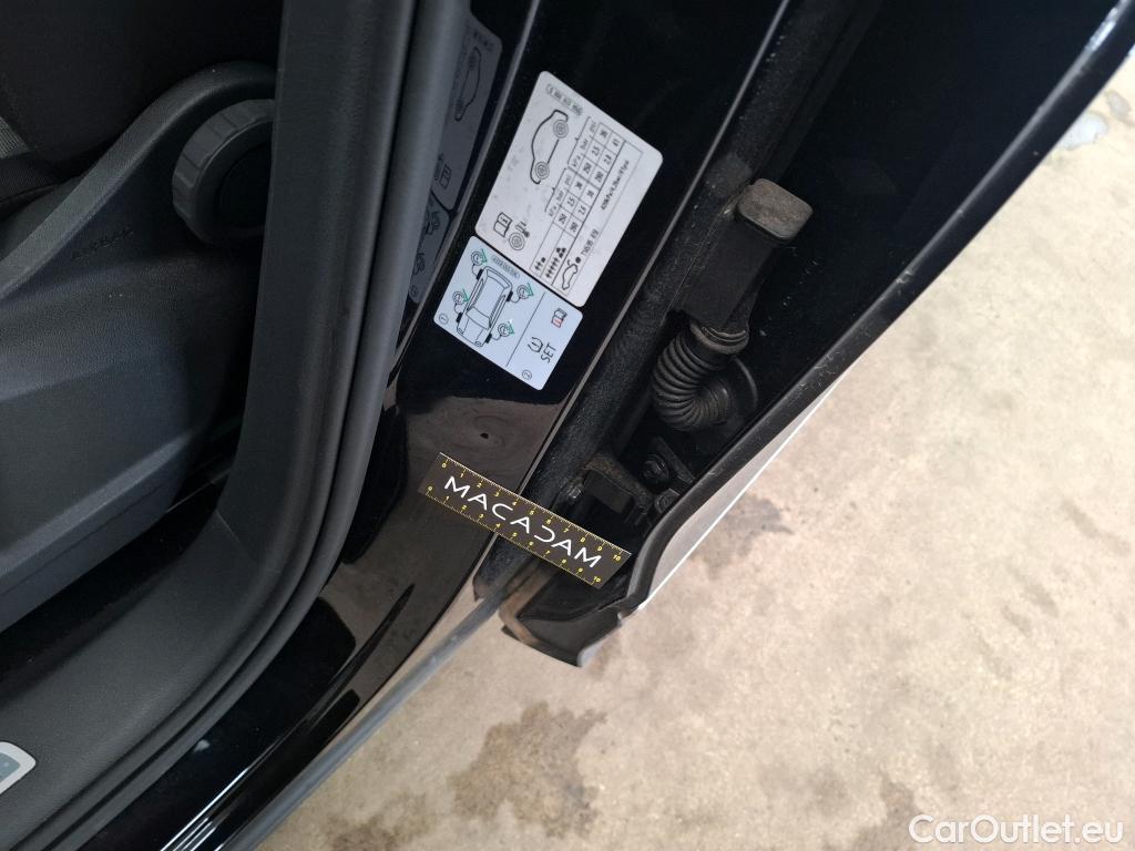  Volkswagen  Tiguan VOLKSWAGEN   2020  5P  SUV 1 5 TSI 150 BMV6 Life Busines #1