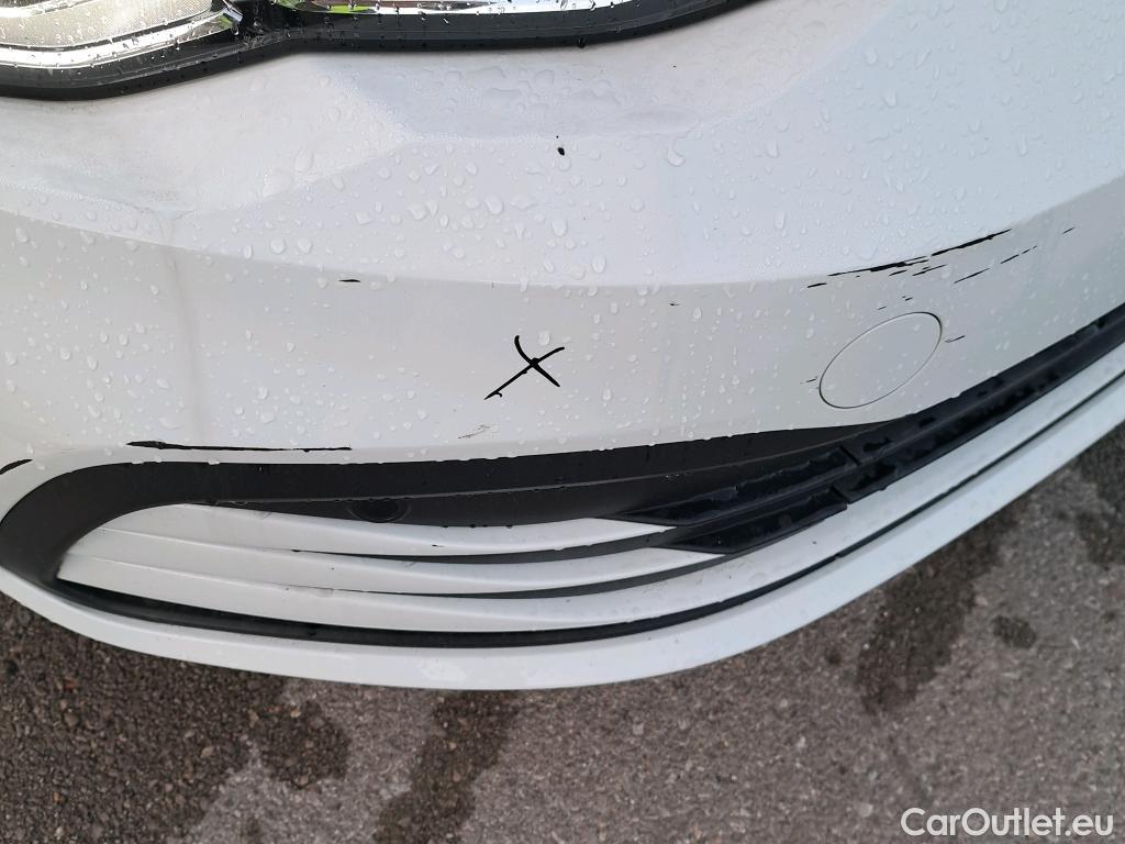  Volkswagen  Golf  VOLKSWAGEN / 2020 / 5P / berlina con portón Life 1.0 eTSI 81kW (110CV) DSG #10