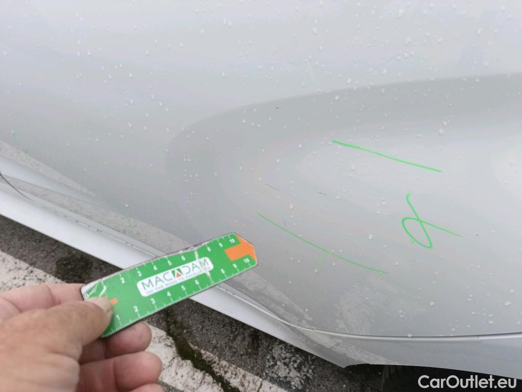  Toyota  Yaris TOYOTA  / 2020 / 5P / berlina con portón 1.5 120H Business Plus #8