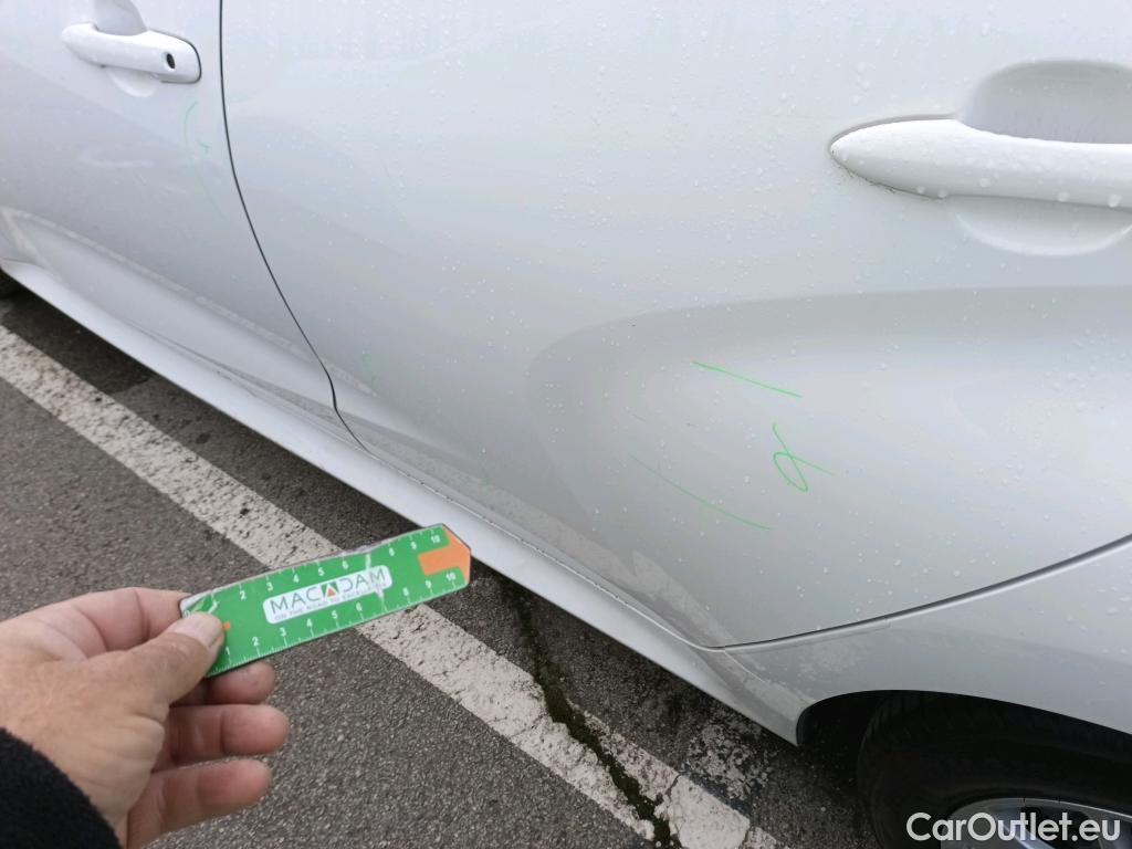  Toyota  Yaris TOYOTA  / 2020 / 5P / berlina con portón 1.5 120H Business Plus #7