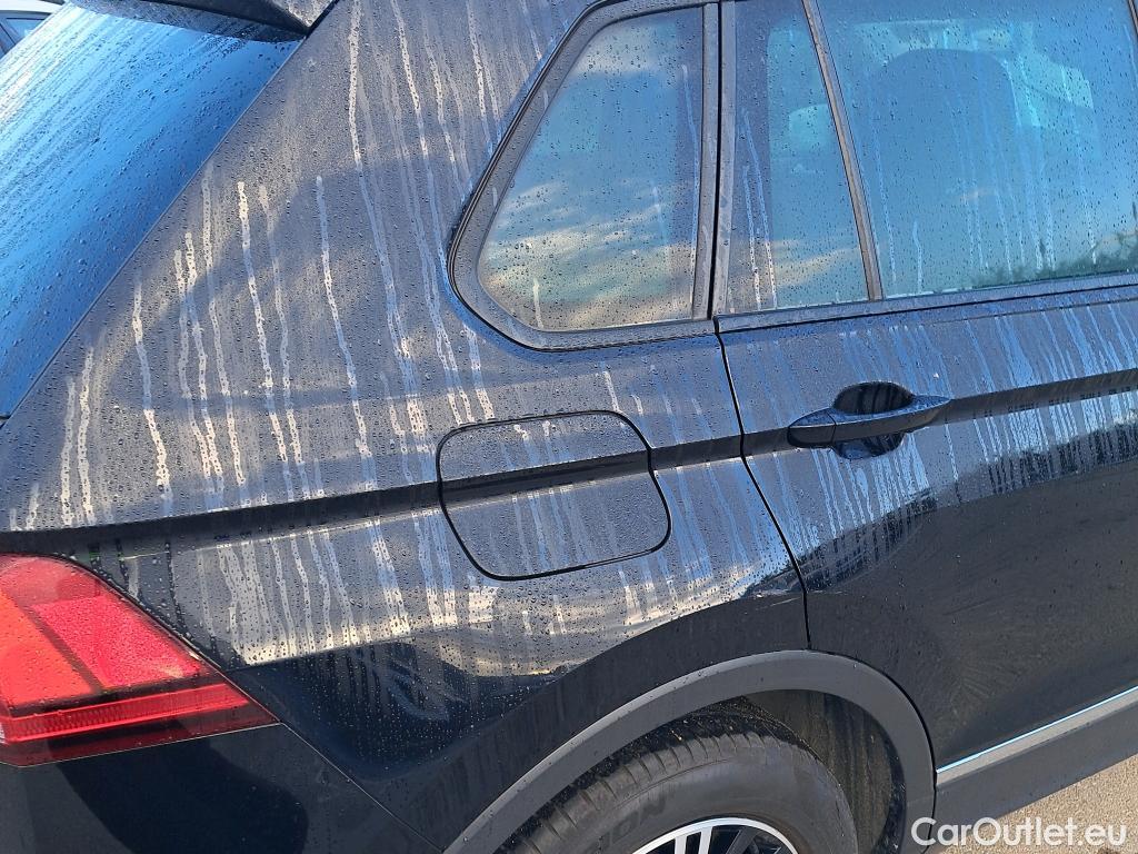  Volkswagen  Tiguan VOLKSWAGEN  / 2020 / 5P / todoterreno Life 2.0 TDI 110kW (150CV) DSG (AC2) #13