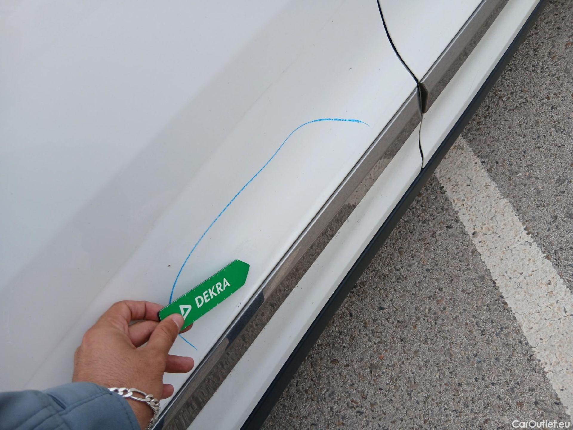  KIA  Niro KIA  Hïbrido Enchufable / 2016 / 5P / crossover 1.6 GDi Híbrido Enchufable 104kW Drive #18