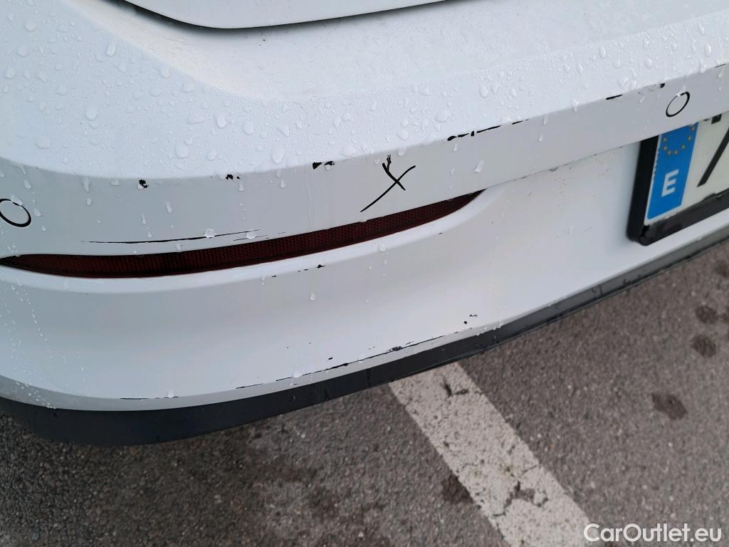  Volkswagen  Golf  VOLKSWAGEN / 2020 / 5P / berlina con portón Life 1.0 eTSI 81kW (110CV) DSG #12