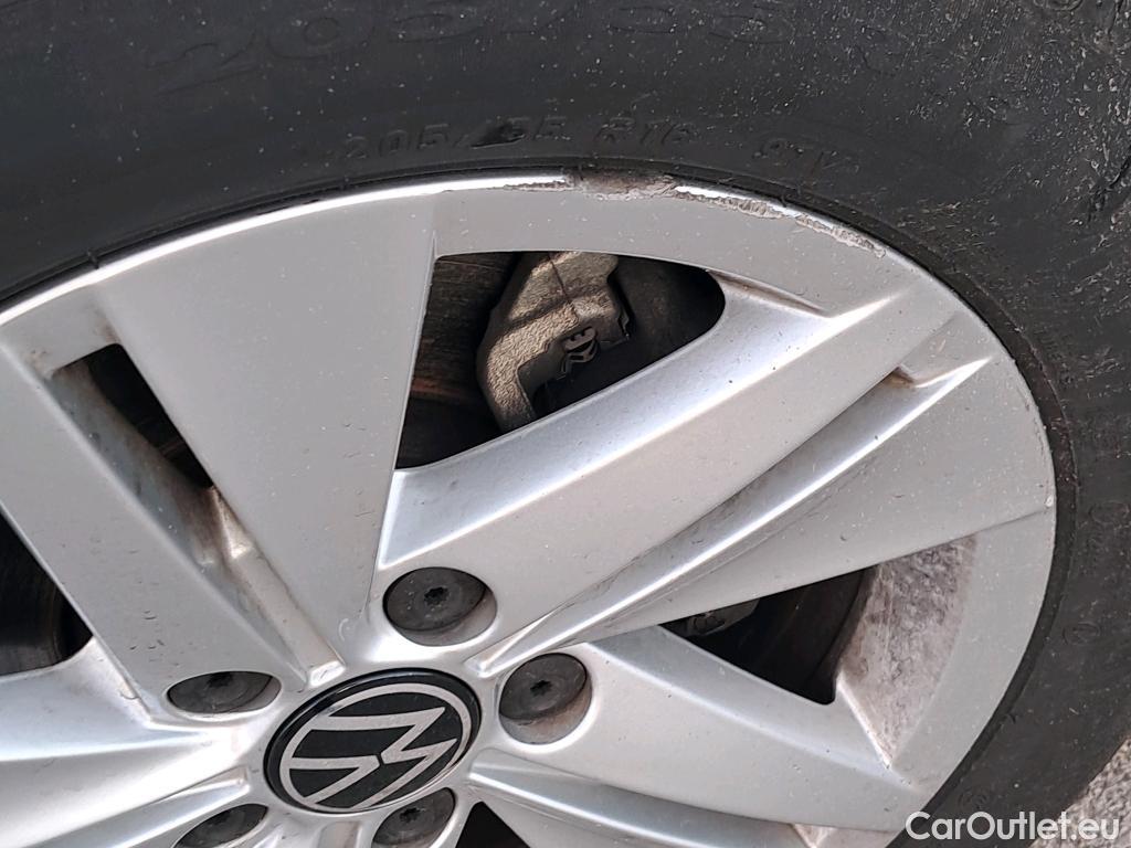  Volkswagen  Golf  VOLKSWAGEN / 2020 / 5P / berlina con portón Life 1.0 eTSI 81kW (110CV) DSG #2