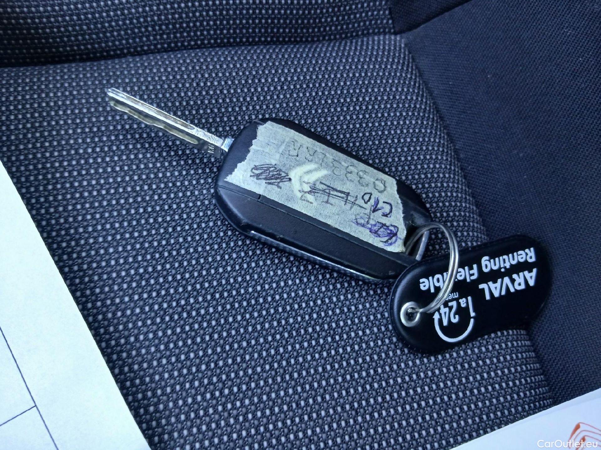  Citroen  C3 CITROEN  / 2020 / 5P / berlina con portón BlueHDi 75KW (100CV) S&S Feel Pack #1