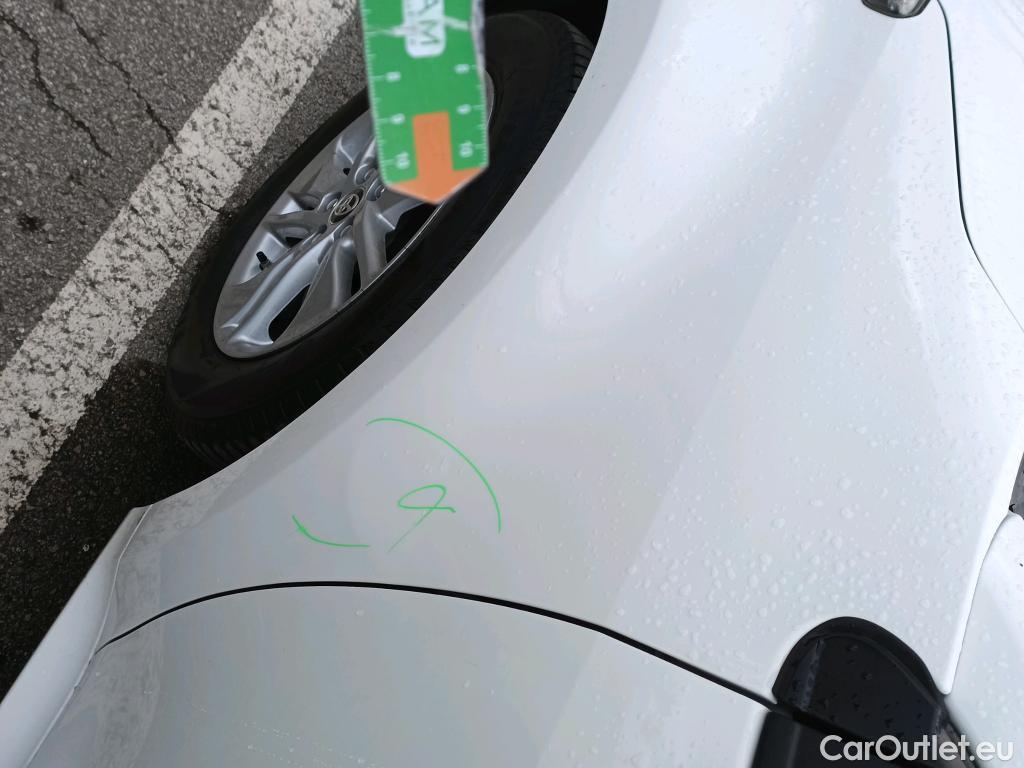  Toyota  Yaris TOYOTA  / 2020 / 5P / berlina con portón 1.5 120H Business Plus #1