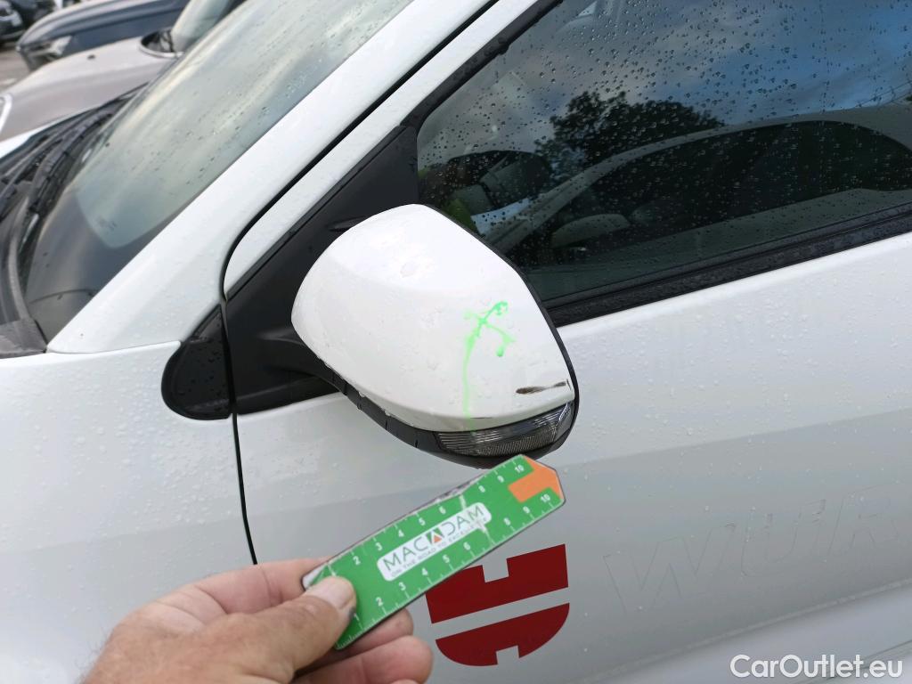  Toyota  Yaris TOYOTA  / 2020 / 5P / berlina con portón 1.5 120H Business Plus #11