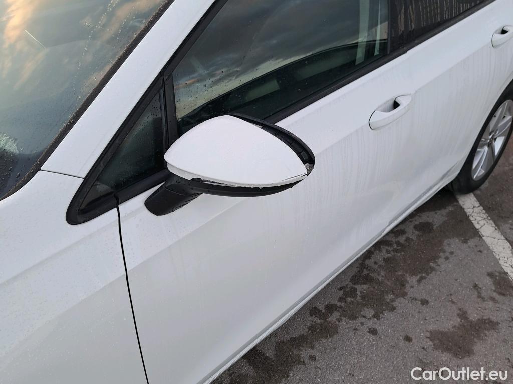  Volkswagen  Golf  VOLKSWAGEN / 2020 / 5P / berlina con portón Life 1.0 eTSI 81kW (110CV) DSG #3