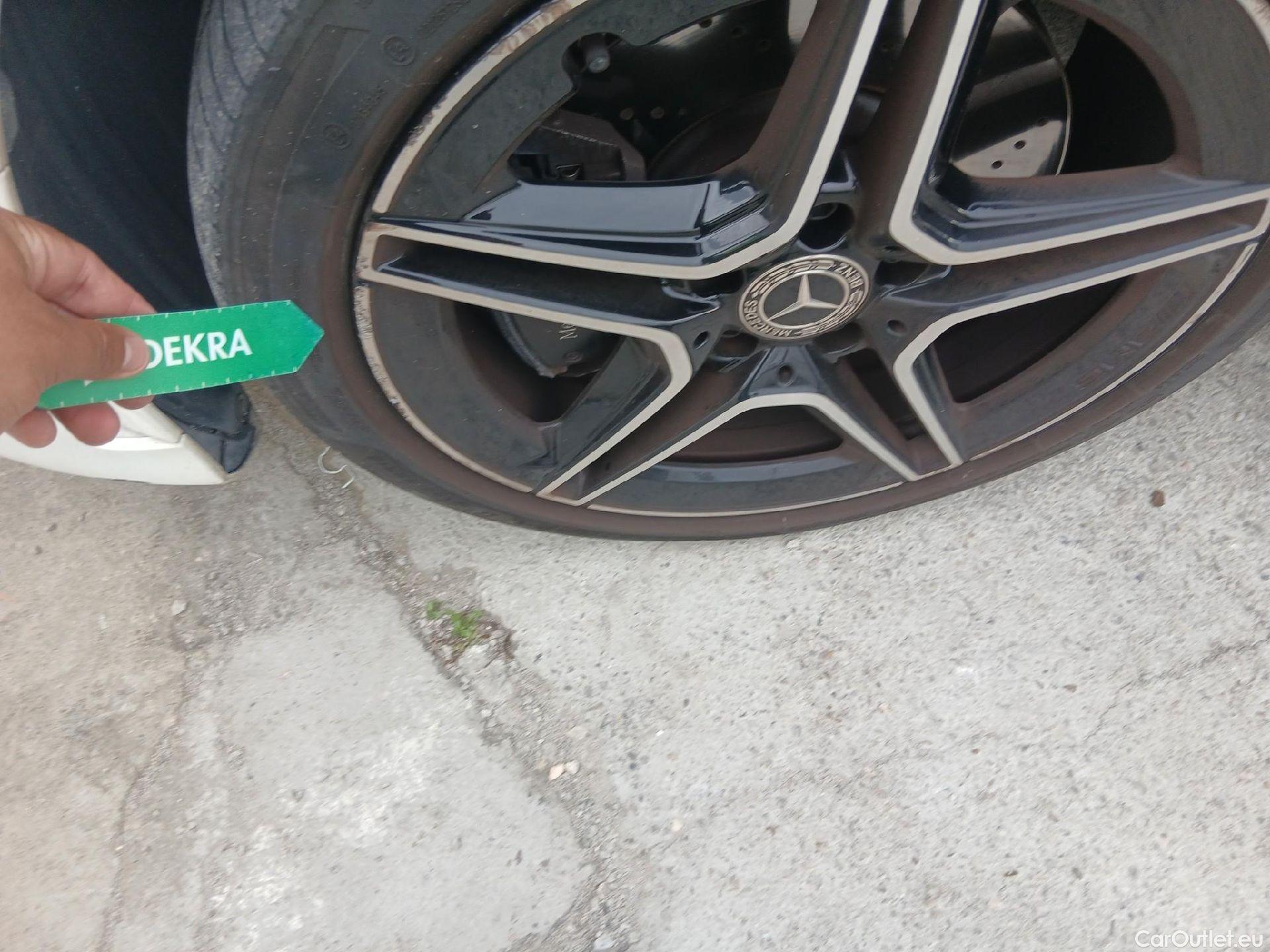  Mercedes  A-Klasse Clase A A 250 e (177.086)Premium-Pack 1.3 AMG Line 220CV AT8 E6d #14