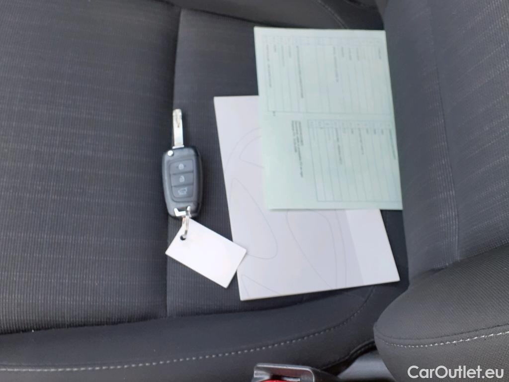  Hyundai  Konna HYUNDAI Kona / 2020 / 5P / todoterreno 1.6 GDI HEV Maxx DCT #2