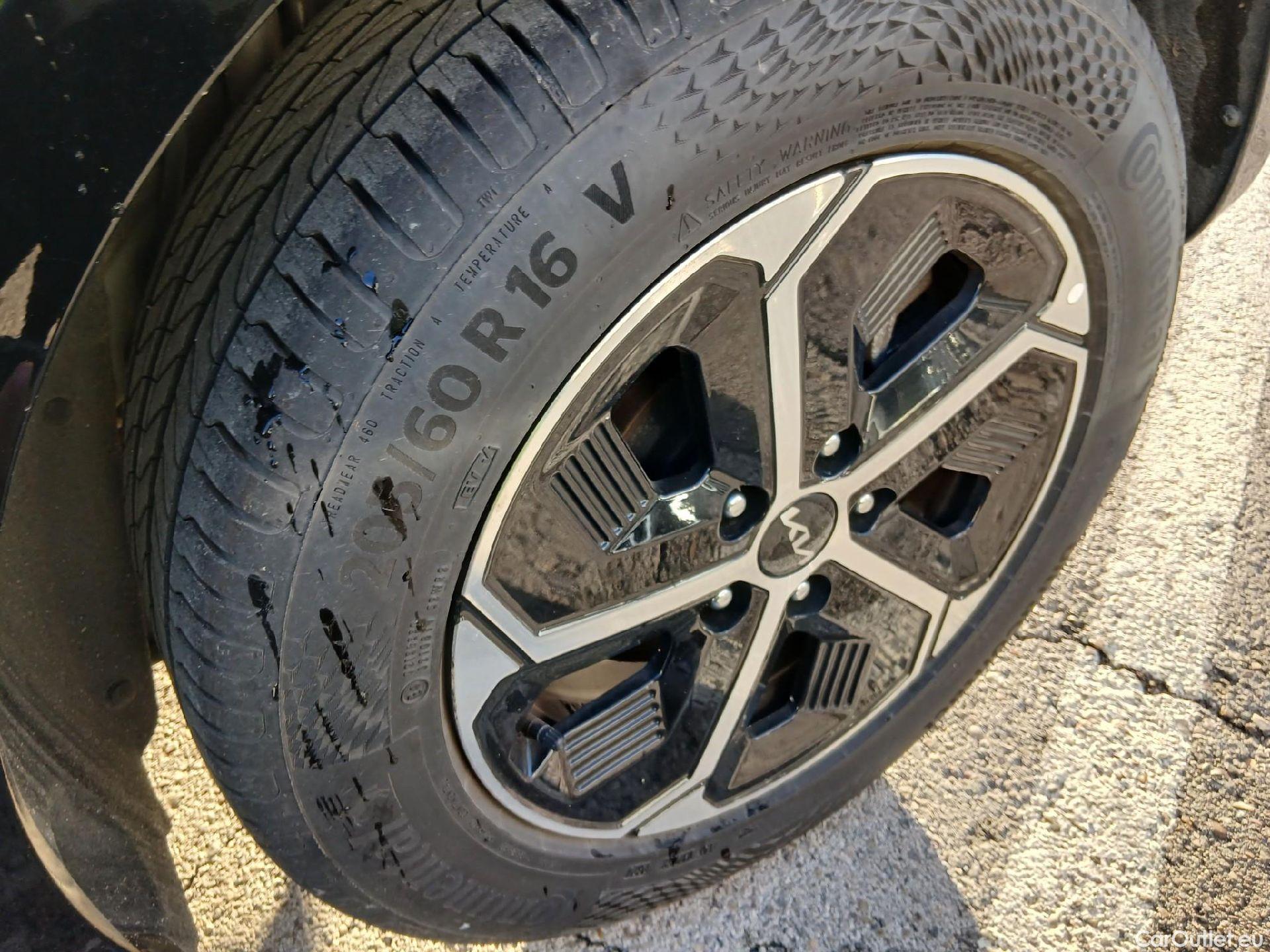  KIA  Niro KIA  / 2022 / 5P / crossover 1.6 GDi HEV 104kW (141CV) Drive #9