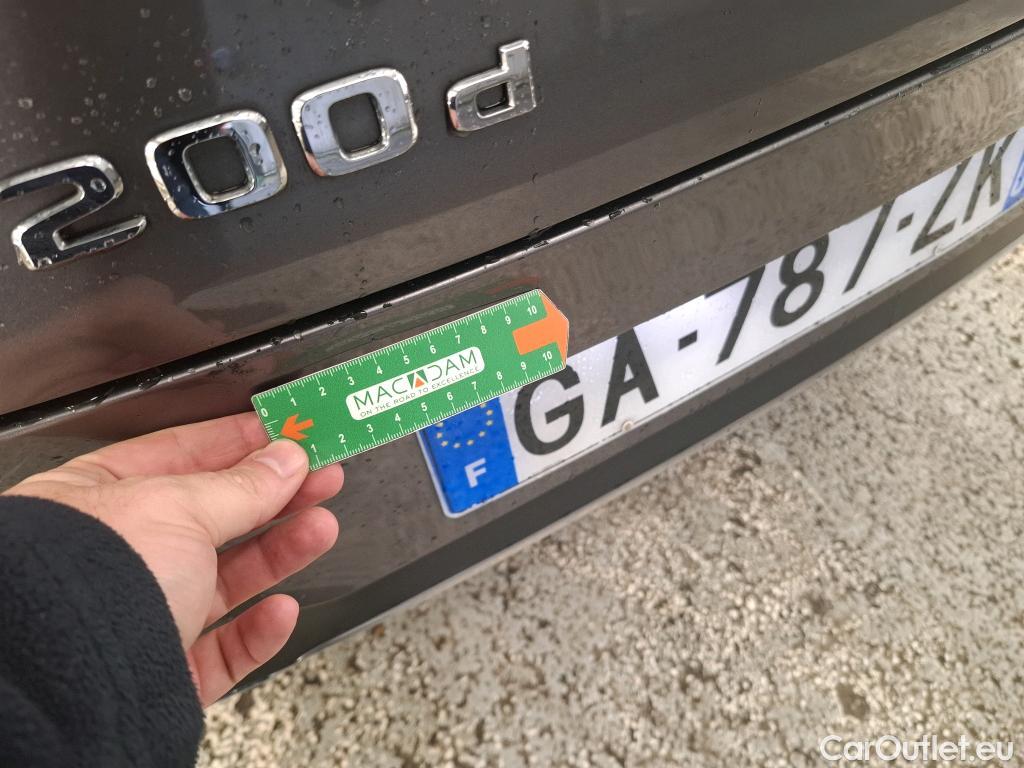  Mercedes  CLA-Klasse MERCEDES-BENZ CLA Shooting Brake / 2019 / 5P / Break CLA 200 d Business Line BA8 #6