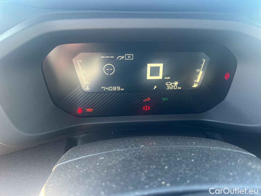  Citroen  C4 CITROEN  / 2020 / 5P / berlina con portón BlueHdi 110 S&S Live Pack #19