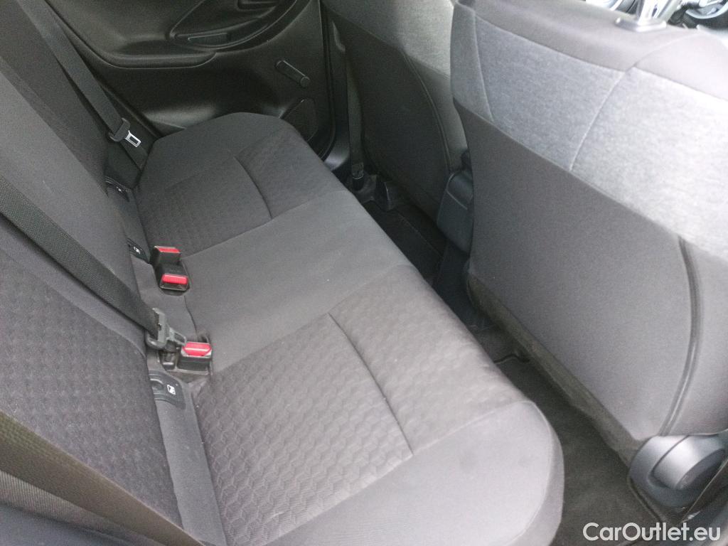  Toyota  Yaris TOYOTA  / 2020 / 5P / berlina con portón 1.5 120H Business Plus #13