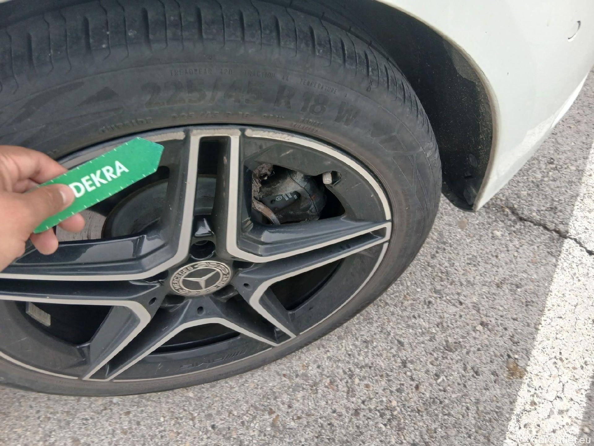  Mercedes  A-Klasse Clase A A 250 e (177.086)Premium-Pack 1.3 AMG Line 220CV AT8 E6d #18