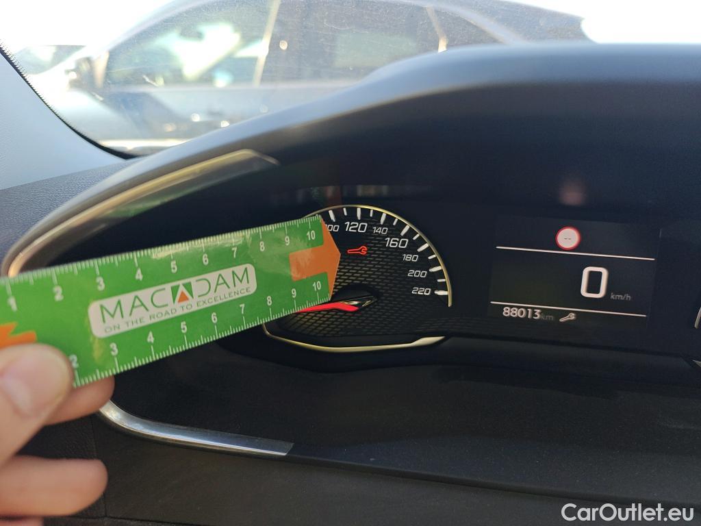  Peugeot  2008  Allure Pack 1.5 HDi 110CV MT6 E6d #46