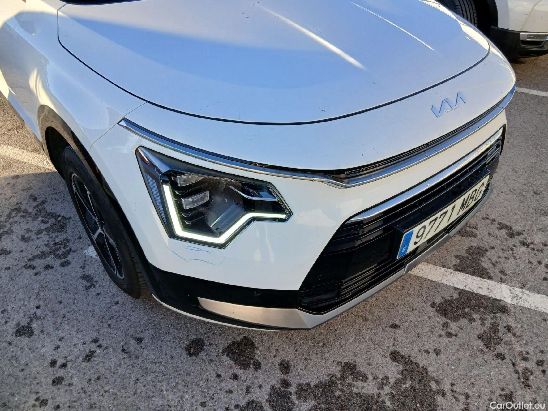  KIA  Niro KIA  / 2022 / 5P / crossover 1.6 GDi HEV 104kW (141CV) Drive #1