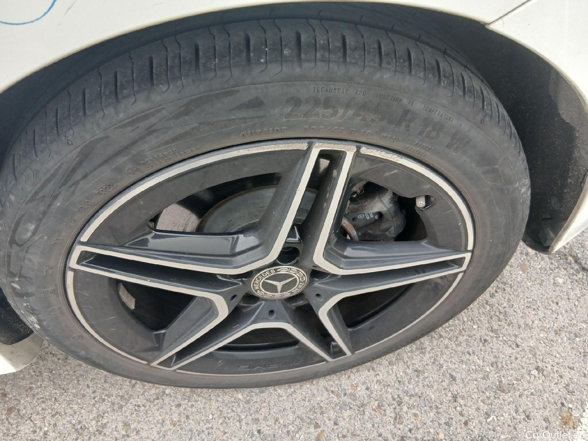  Mercedes  A-Klasse Clase A A 250 e (177.086)Premium-Pack 1.3 AMG Line 220CV AT8 E6d #19