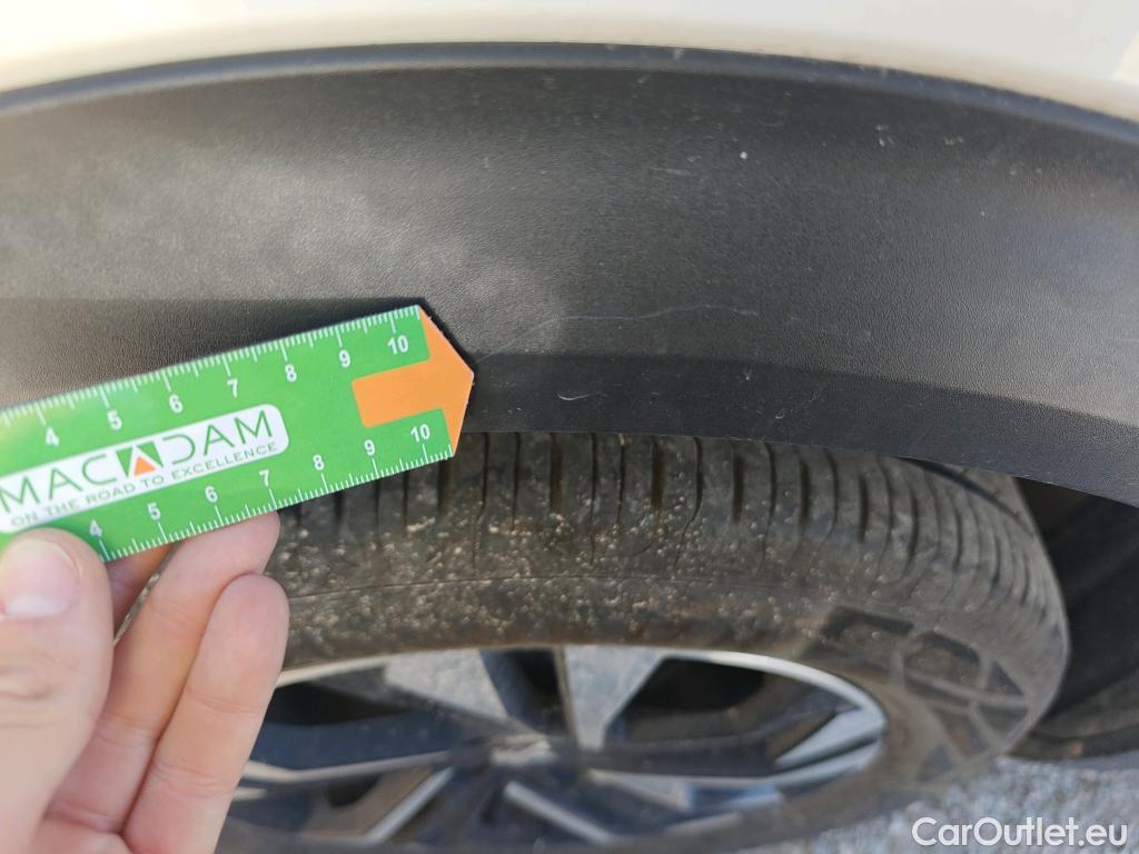  Peugeot  2008  Allure Pack 1.5 HDi 110CV MT6 E6d #40