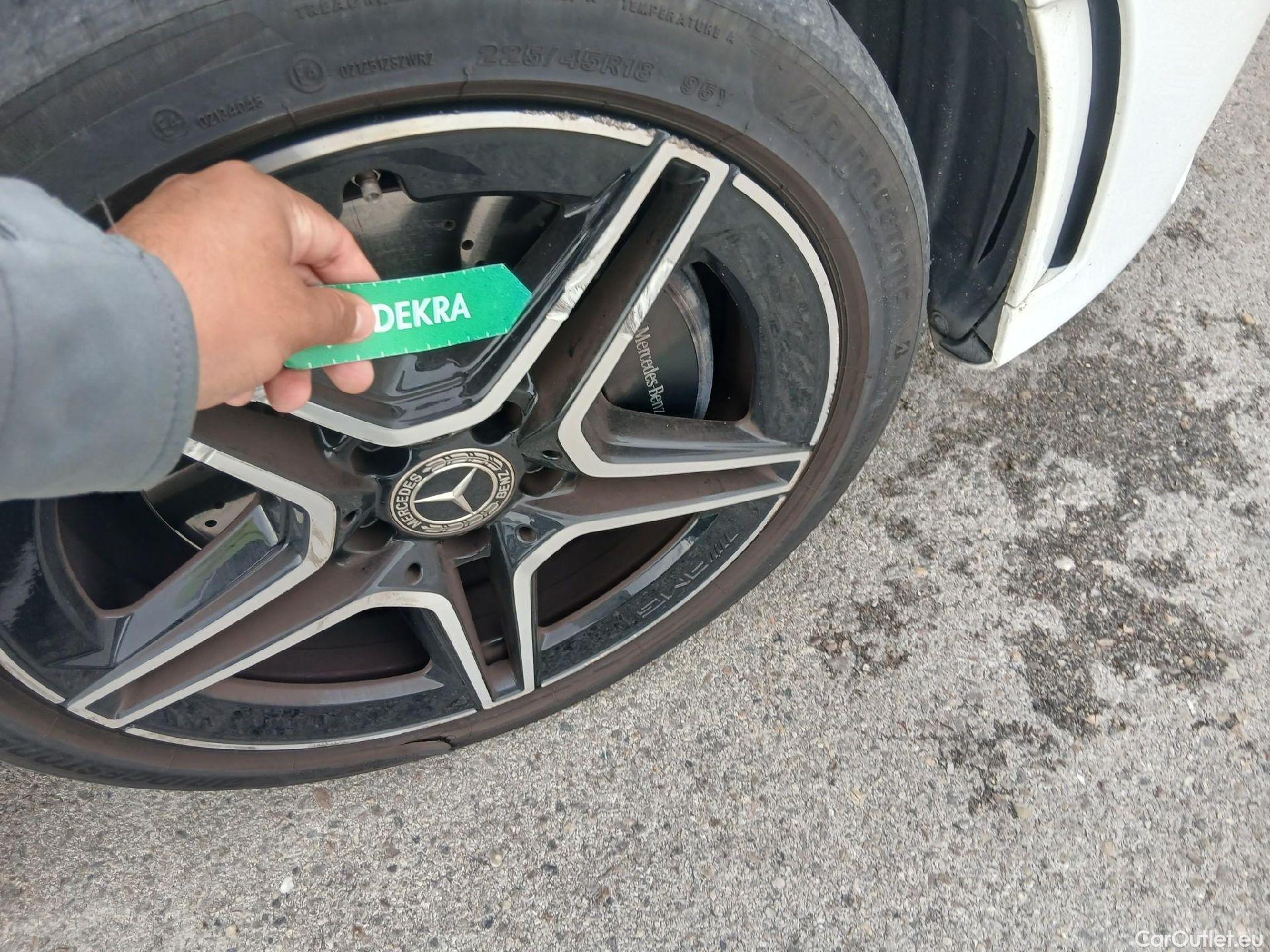  Mercedes  A-Klasse Clase A A 250 e (177.086)Premium-Pack 1.3 AMG Line 220CV AT8 E6d #27