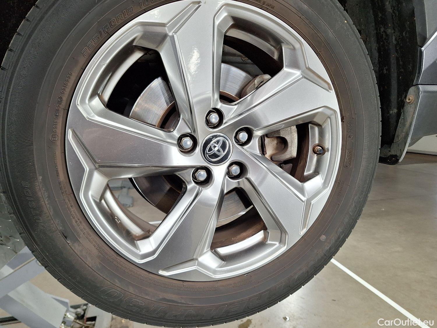  Toyota  RAV4 Toyota,  '18, Toyota  2.5 VVT-i Hybrid Dynamic Plus E-CVT 5d #1