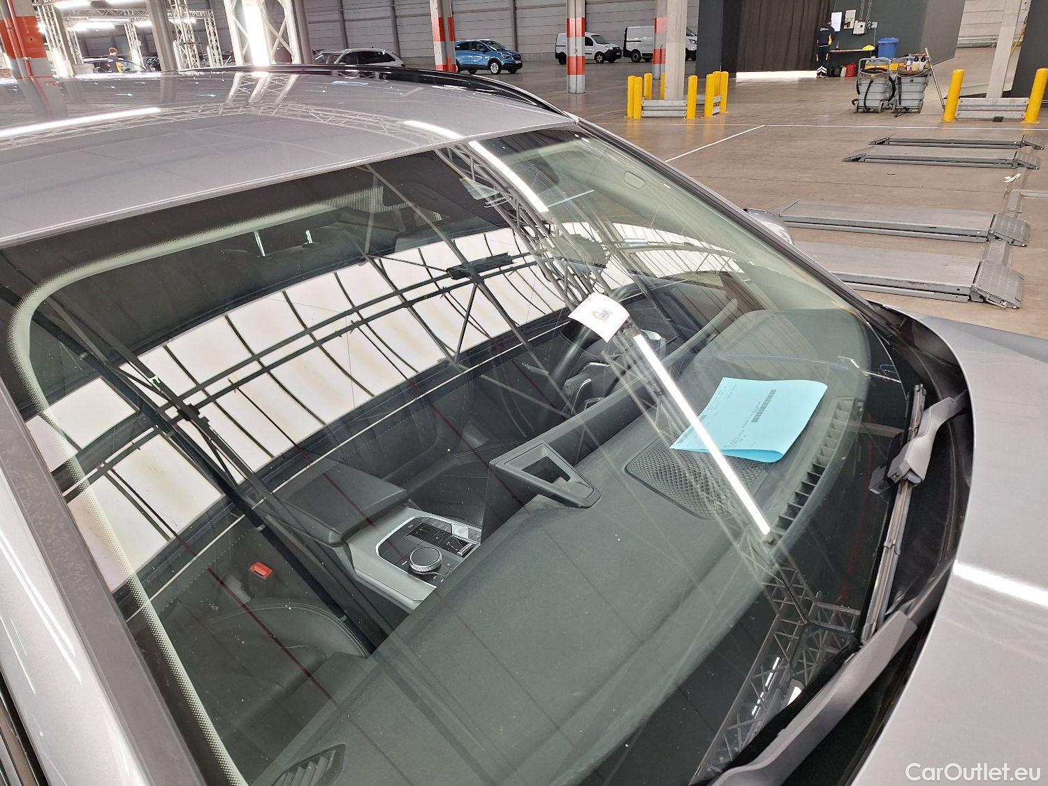  Bmw  Serie 3 BMW, 3-serie Touring '18, BMW 3 Reeks Touring 318dA (100 kW) 5d #17