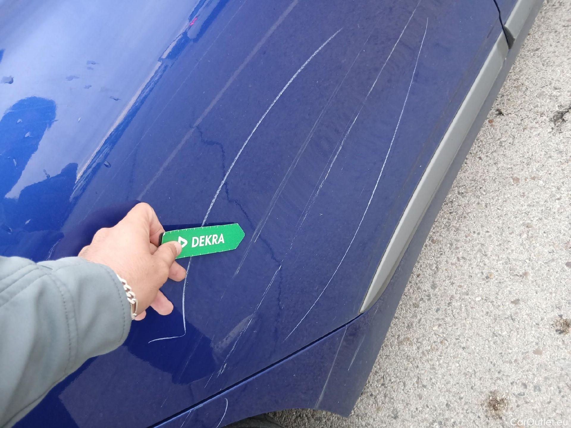  Hyundai   Ioniq HYUNDAI / 2016 / 5P / berlina con portón 1.6 GDI HEV Klass DCT #40