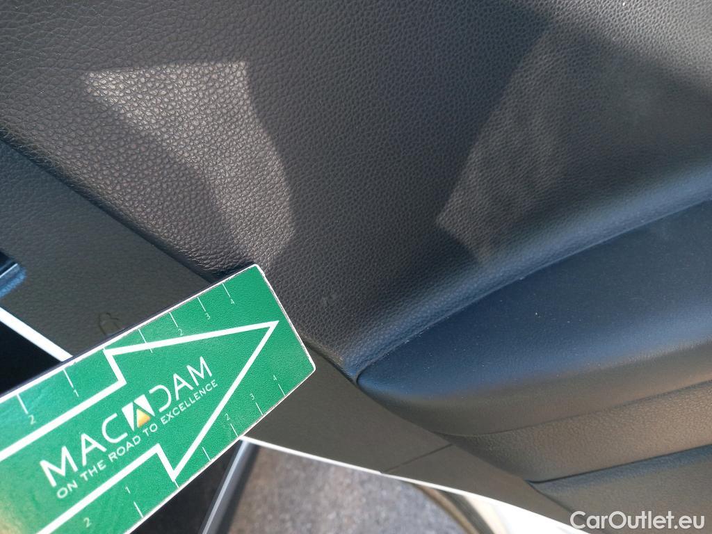  Hyundai  Tucson HYUNDAI  / 2018 / 5P / todoterreno 1.6 CRDI 85kW (116CV) 48V SLE 4X2(SP)(SL) #17