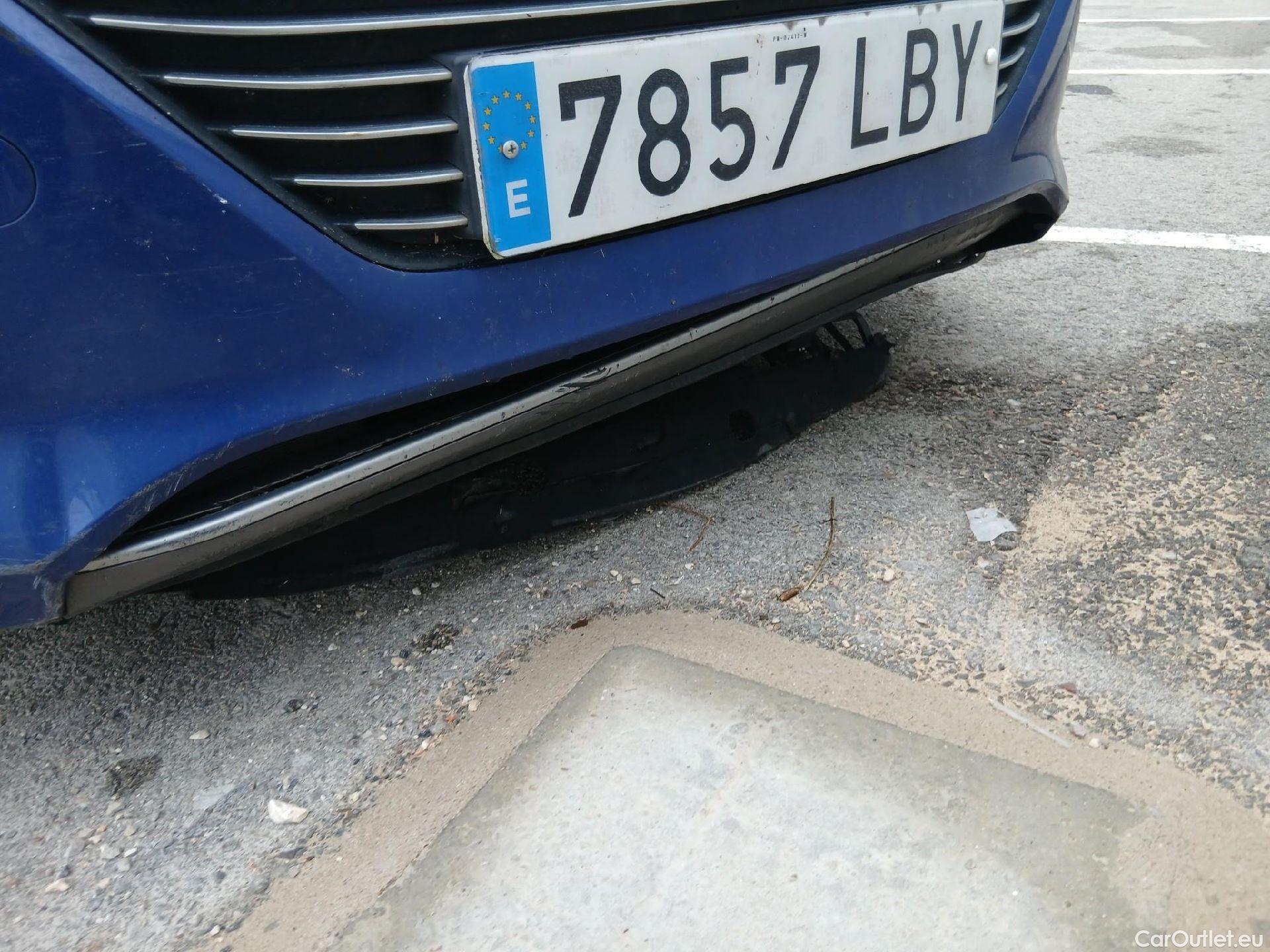  Hyundai   Ioniq HYUNDAI / 2016 / 5P / berlina con portón 1.6 GDI HEV Klass DCT #2