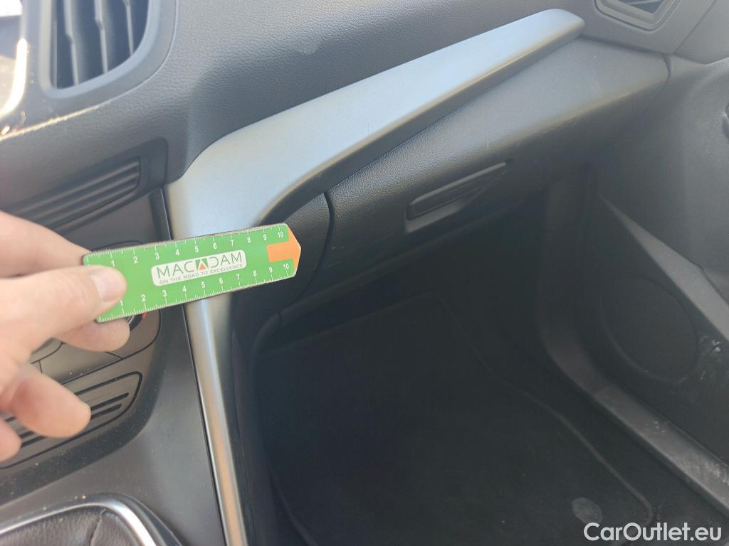  Ford  Kuga FORD  / 2016 / 5P / todoterreno 1.5 EcoBoost 88kW 4x2 Trend+ (CX) #7