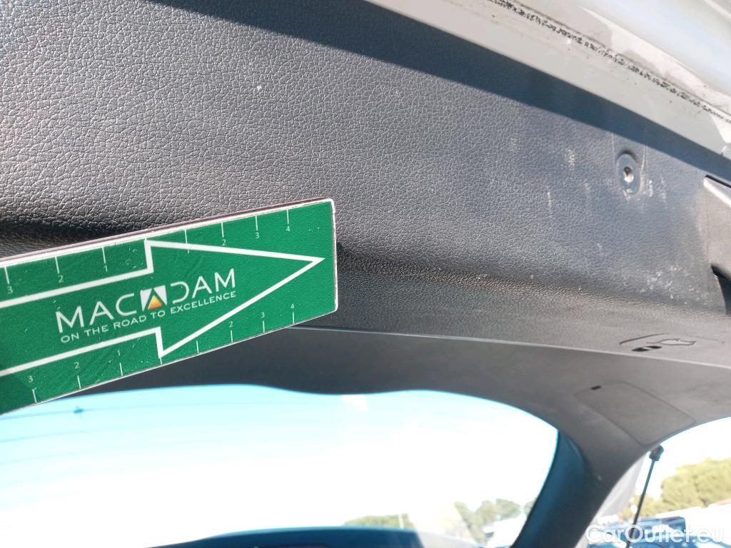  Hyundai  Tucson HYUNDAI  / 2018 / 5P / todoterreno 1.6 CRDI 85kW (116CV) 48V SLE 4X2(SP)(SL) #12