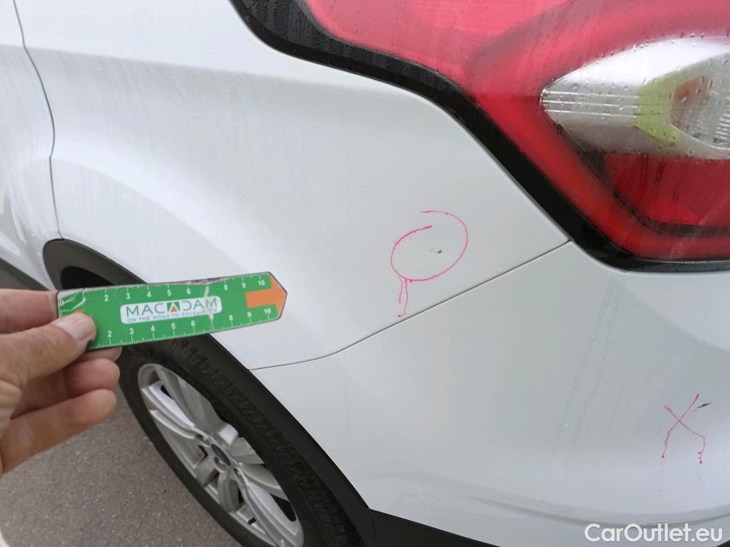  Ford  Kuga FORD  / 2016 / 5P / todoterreno 1.5 EcoBoost 88kW 4x2 Trend+ (CX) #19